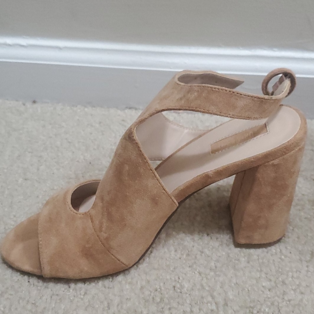 Heels - Picture 2 of 2